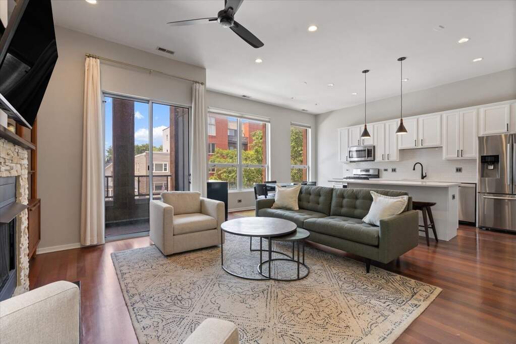 Private full-floor residence detail at Park Tower