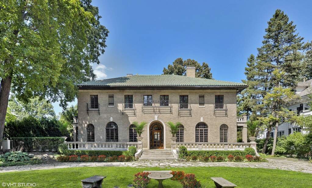 1020 Chestnut Avenue property in Wilmette