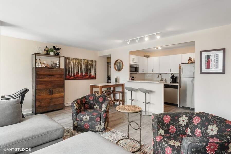 Designer kitchen and refined entertaining spaces