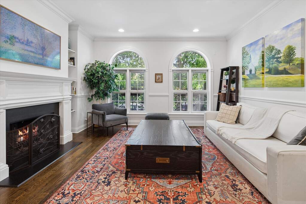 Designer kitchen and refined entertaining spaces