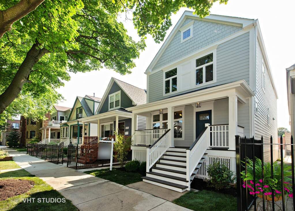 4028 N Maplewood Avenue property in Chicago