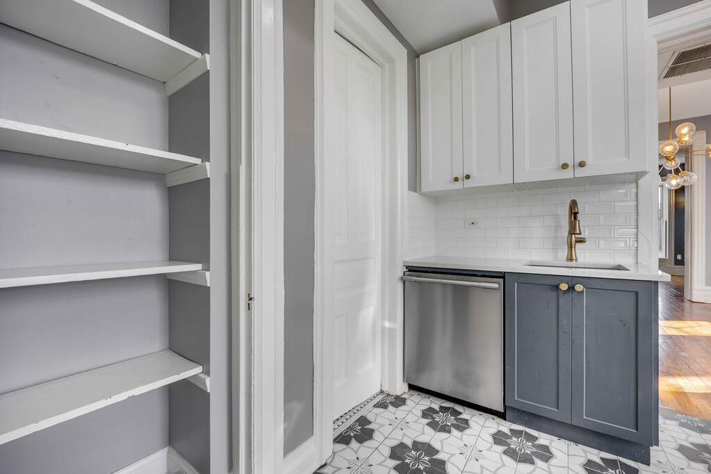 Designer kitchen and refined entertaining spaces