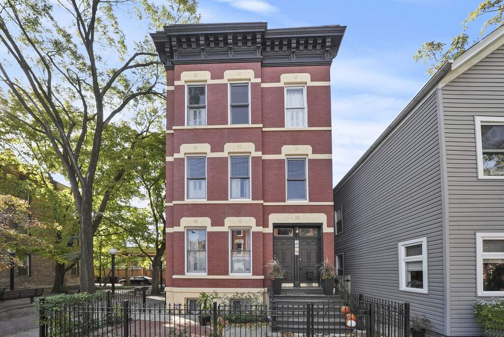 1900 N Bissell Street property in Chicago