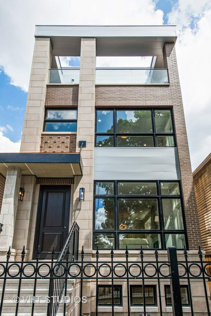 1514 W Henderson Street property in Chicago