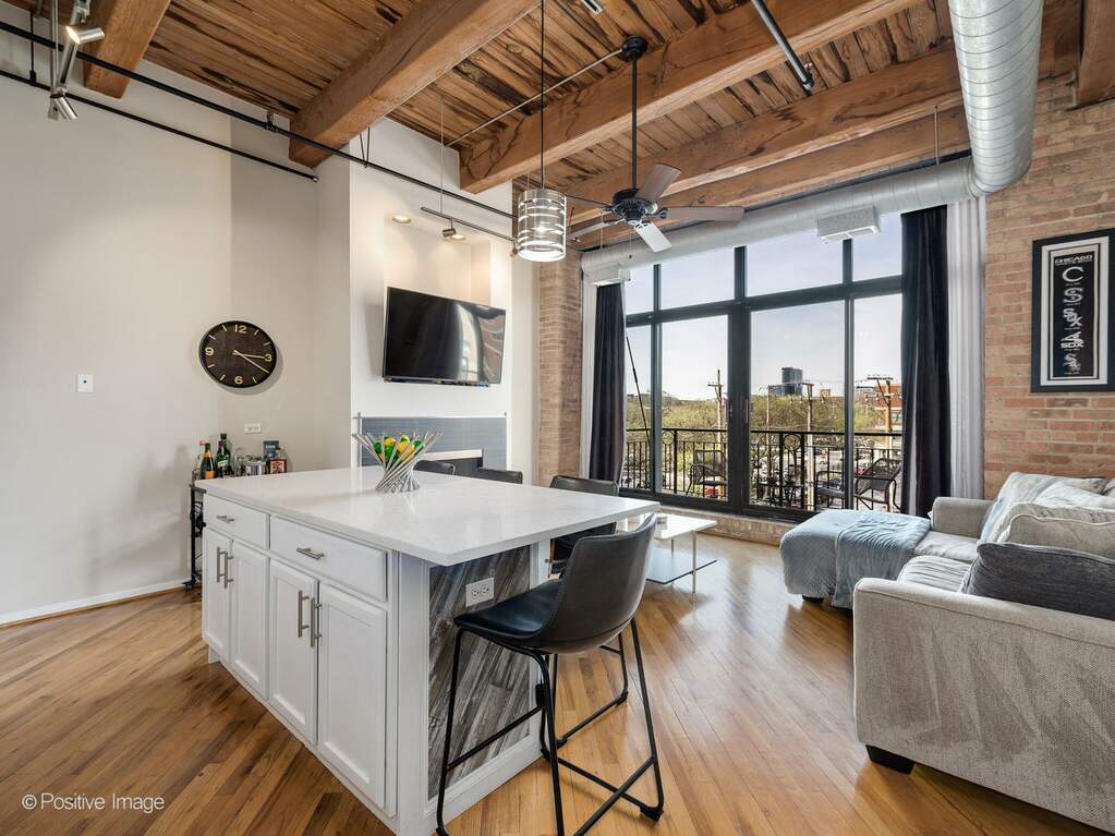 Luxury living space with panoramic Chicago views