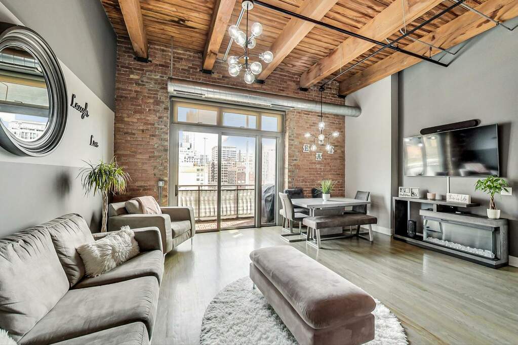 Private full-floor residence detail at Park Tower