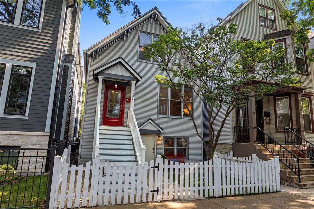 1426 W Fletcher Street property in Chicago
