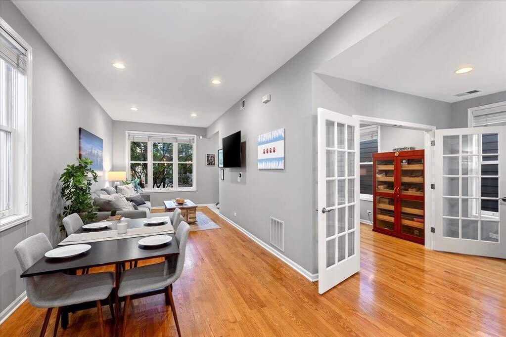 Designer kitchen and refined entertaining spaces