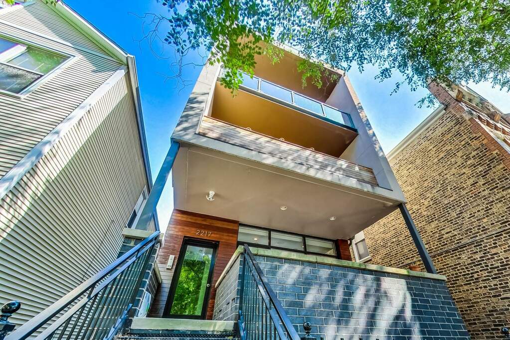 Luxury living space with panoramic Chicago views