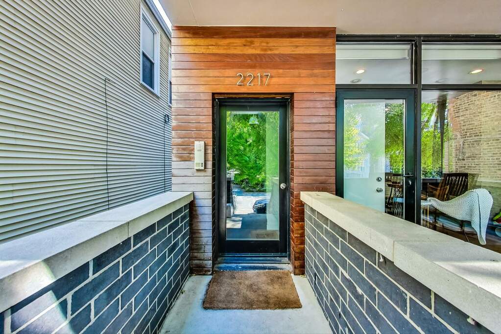Designer kitchen and refined entertaining spaces