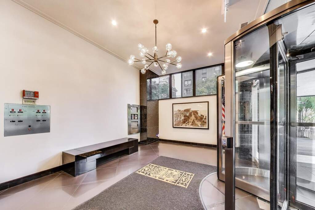 Luxury living space with panoramic Chicago views