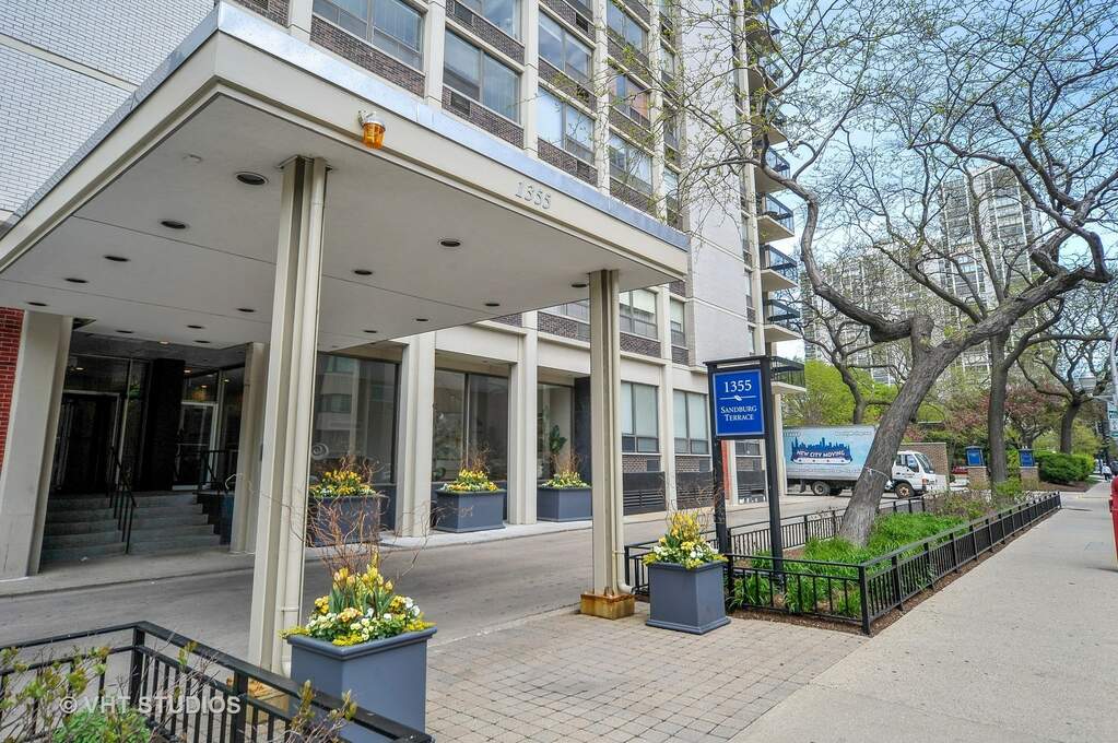 1355 N Sandburg Terrace #1801-D property in CHICAGO