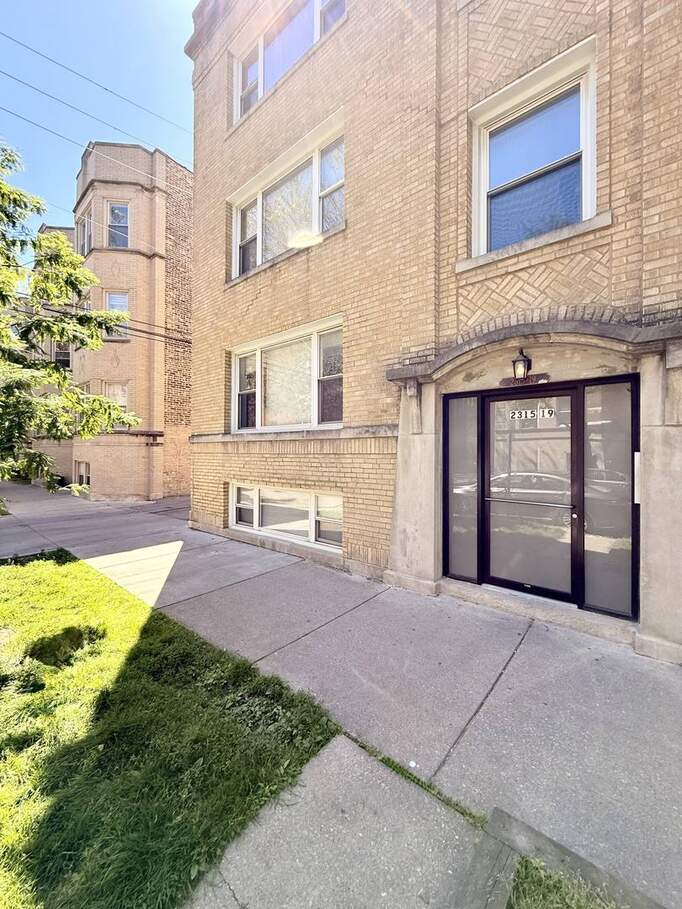 2315 W Rosemont Avenue #G property in Chicago