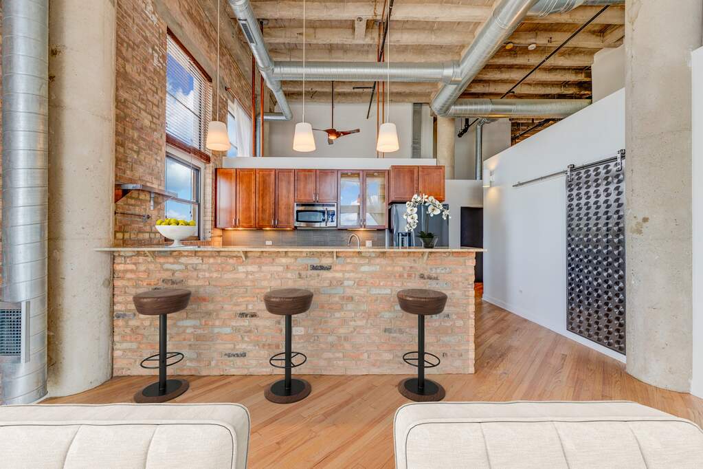 Designer kitchen and refined entertaining spaces