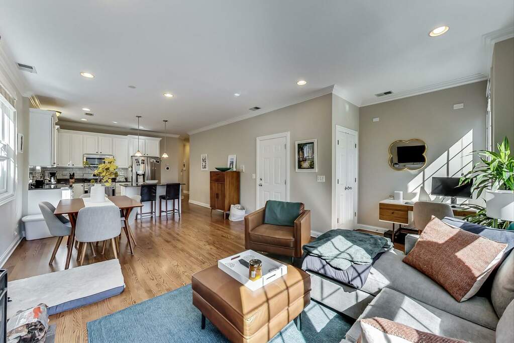 Private full-floor residence detail at Park Tower