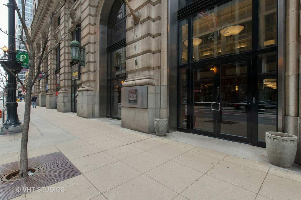 212 W Washington Street #1812 property in CHICAGO