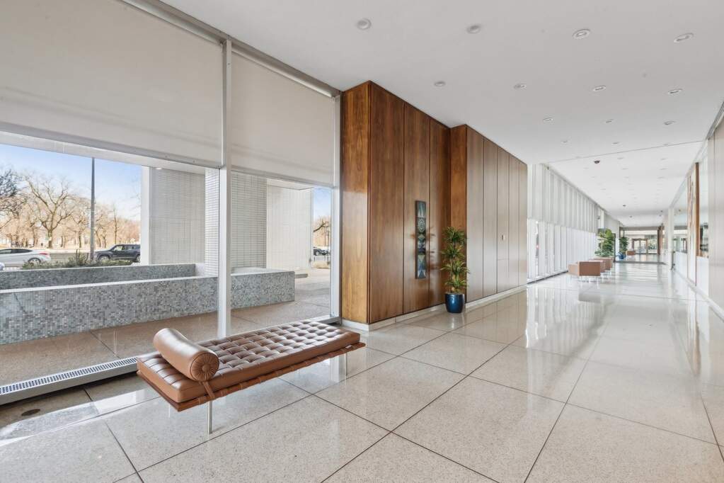 Designer kitchen and refined entertaining spaces