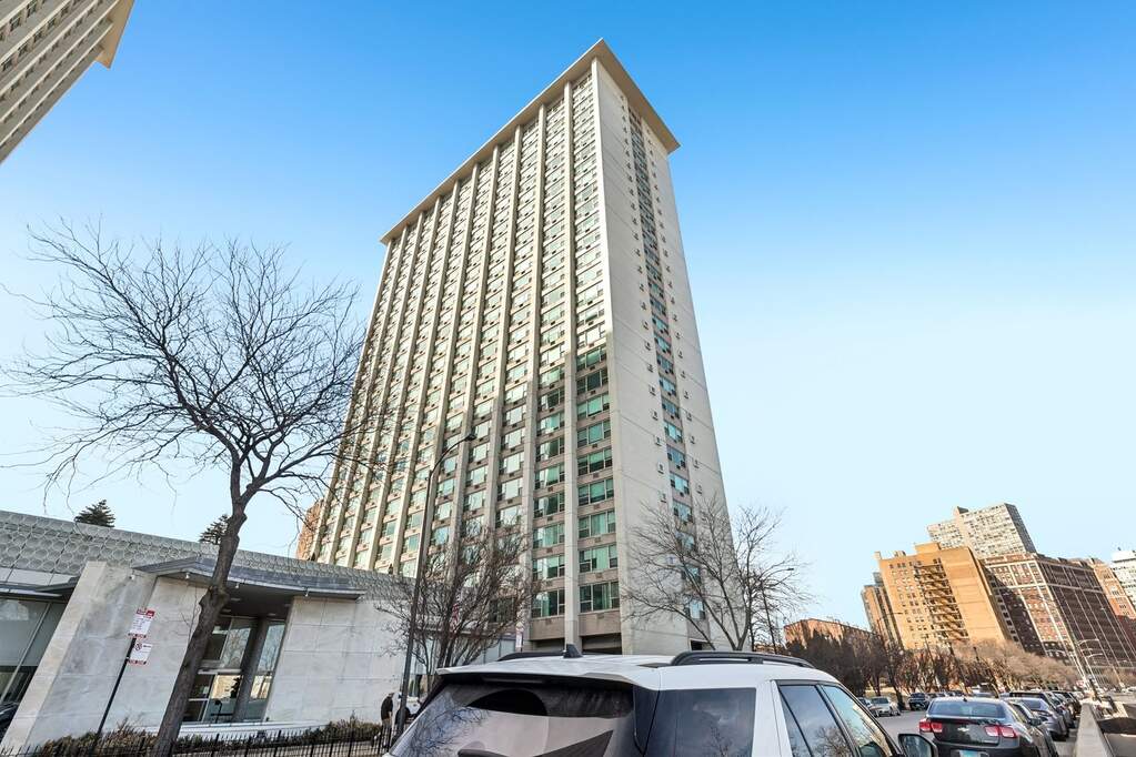 3600 N Lake Shore Drive #517 property in Chicago