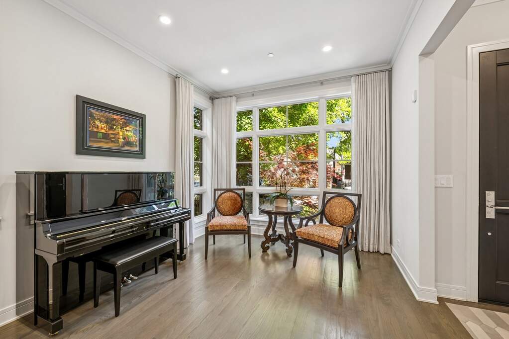 Luxury living space with panoramic Chicago views
