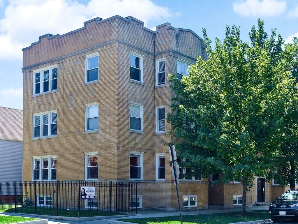 3335 W Byron Street #1 property in Chicago