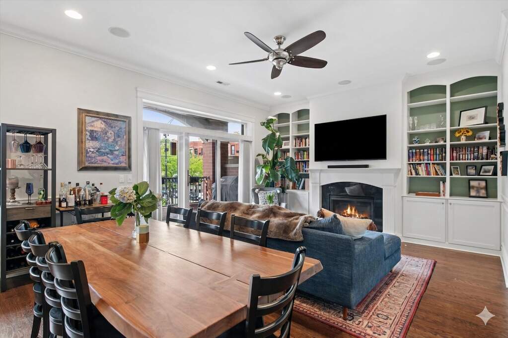 Luxury living space with panoramic Chicago views