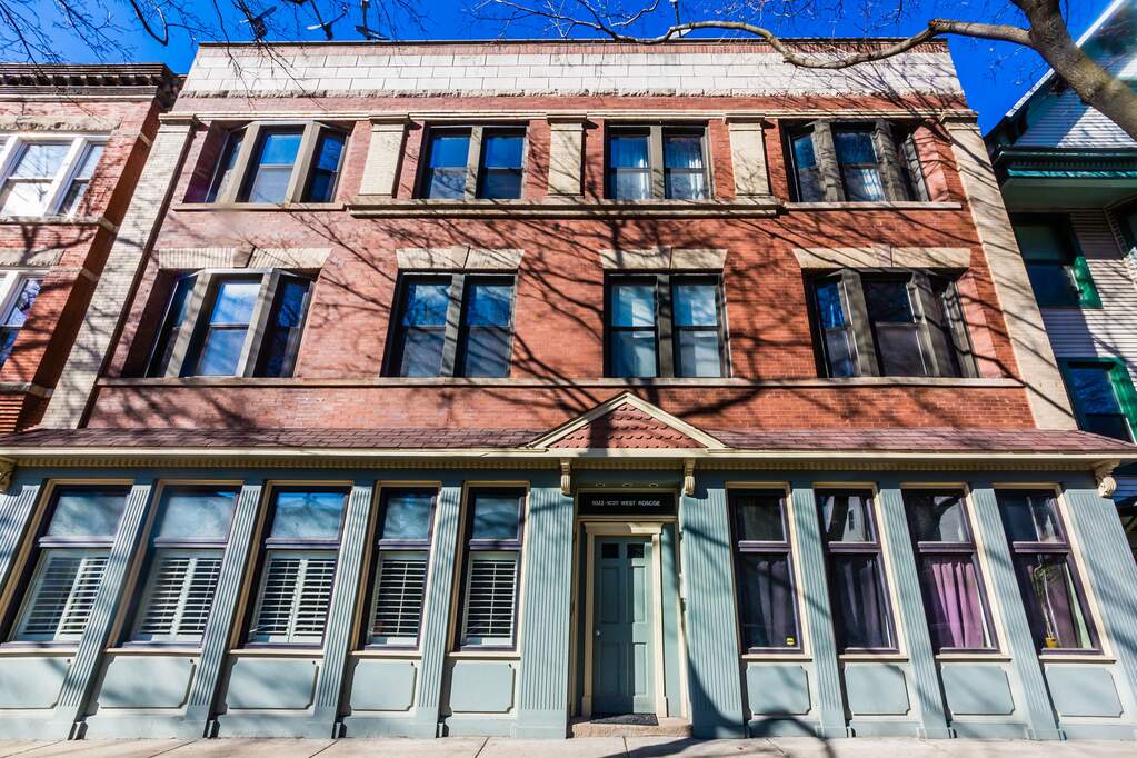 1020 W Roscoe Street #1E property in Chicago