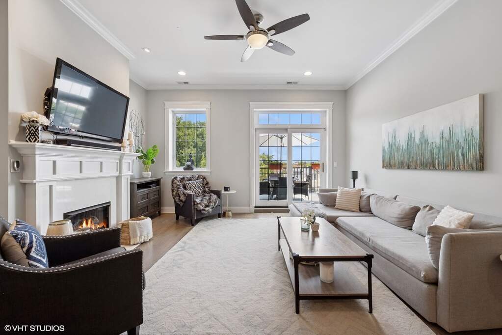 Luxury living space with panoramic Chicago views