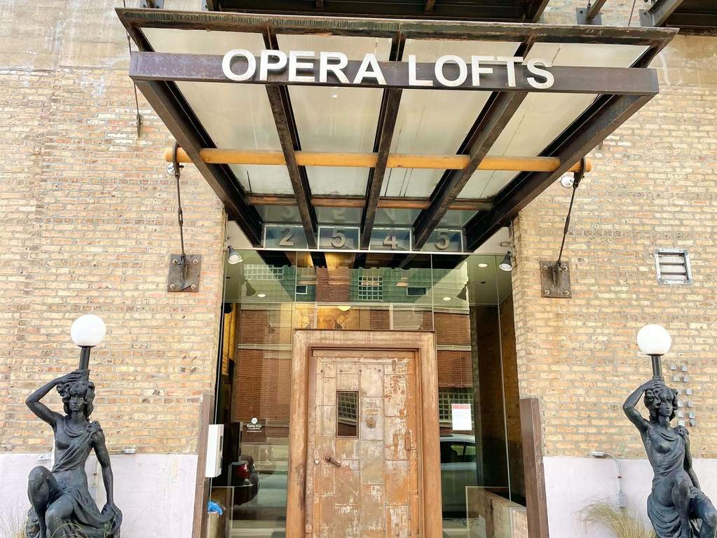 2545 S Dearborn Street #404 property in Chicago