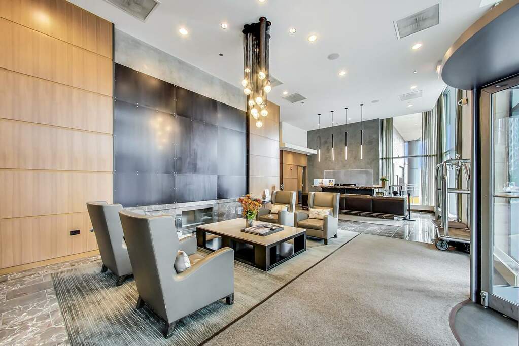 Penthouse bedroom suite overlooking Chicago