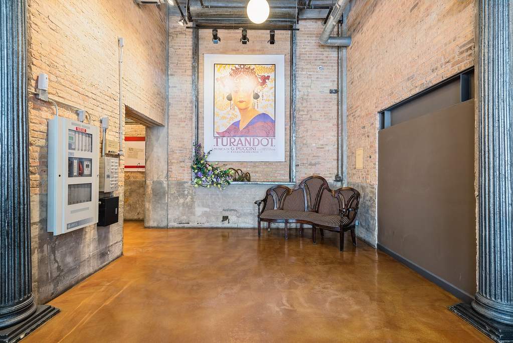 Luxury living space with panoramic Chicago views