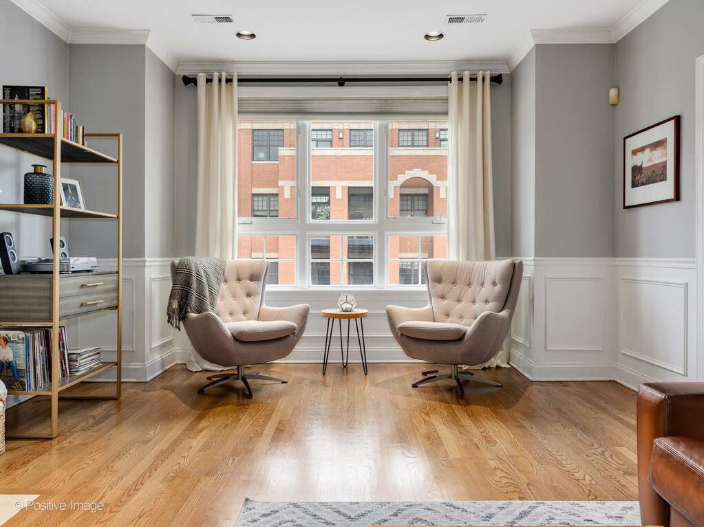 Designer kitchen and refined entertaining spaces