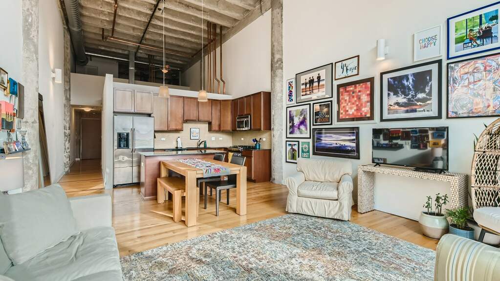 Designer kitchen and refined entertaining spaces
