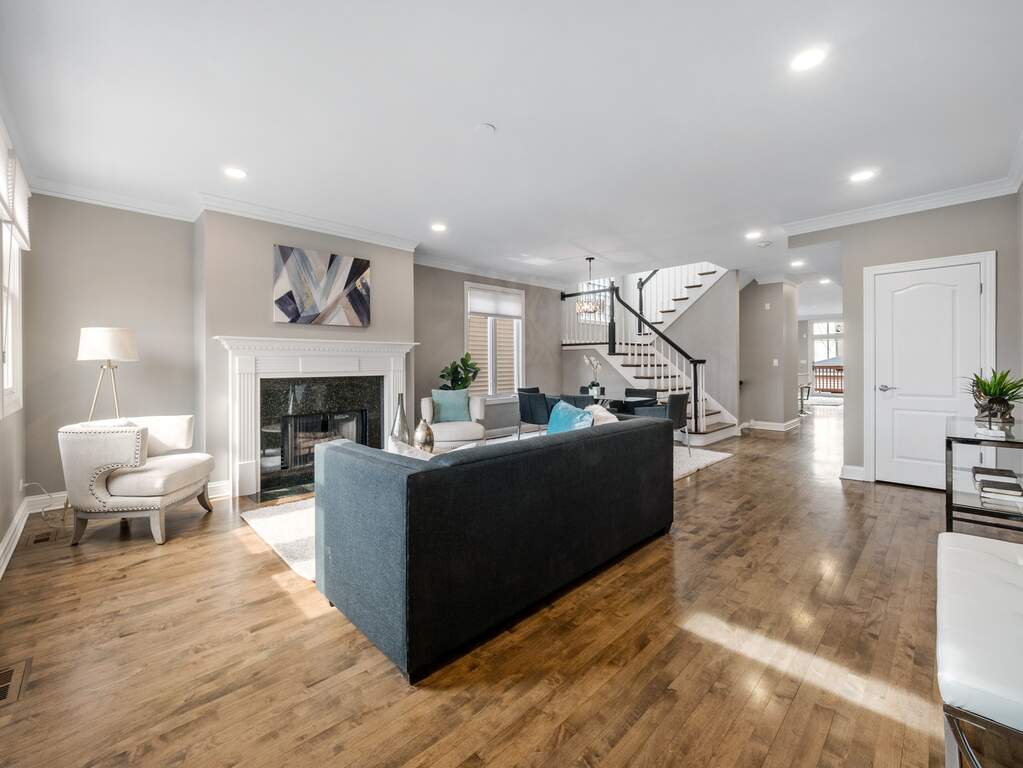 Designer kitchen and refined entertaining spaces
