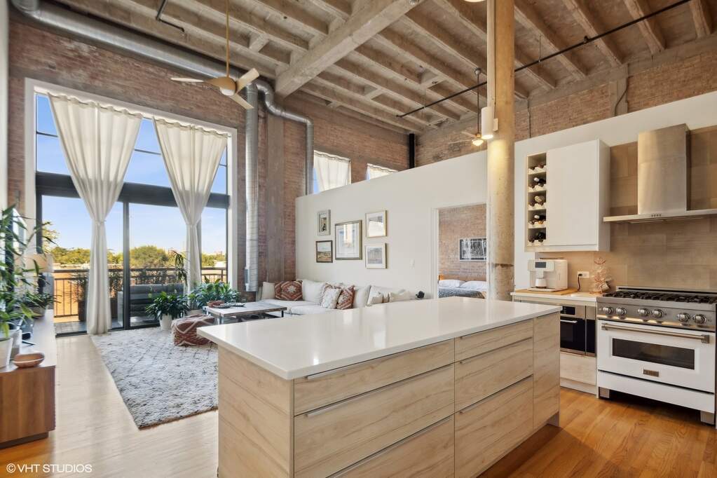 Designer kitchen and refined entertaining spaces