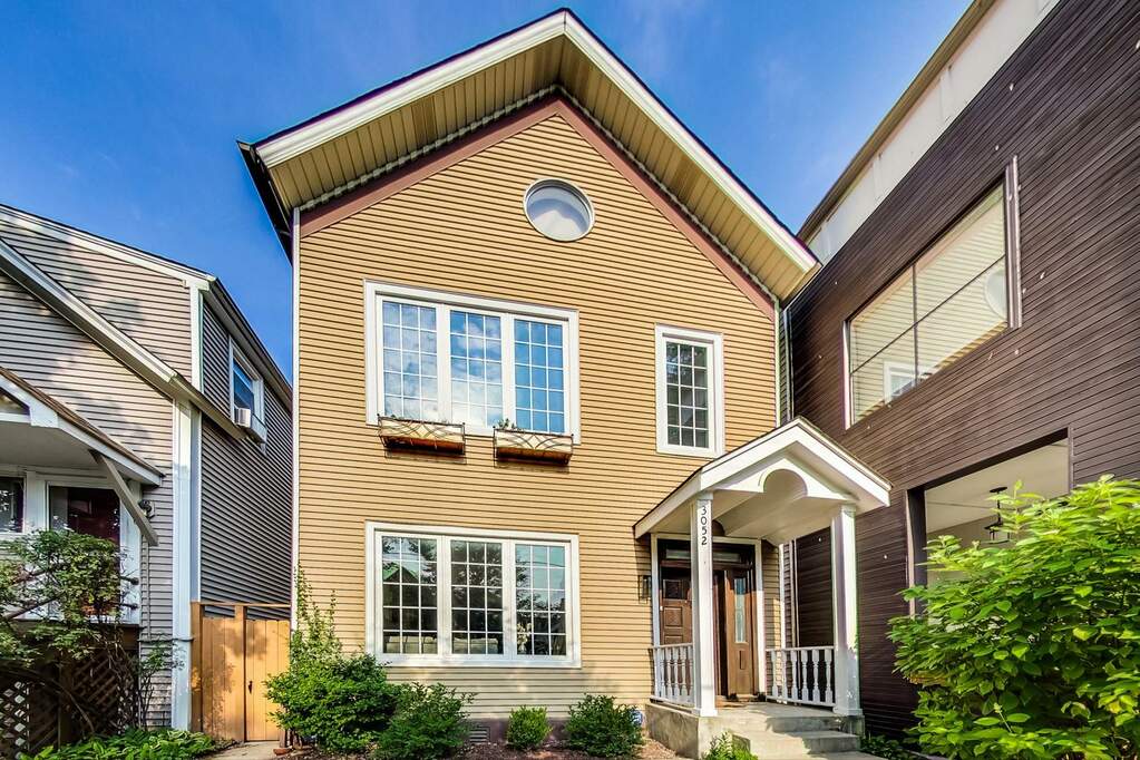 3052 N Southport Avenue property in Chicago