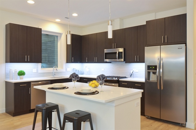 Designer kitchen and refined entertaining spaces