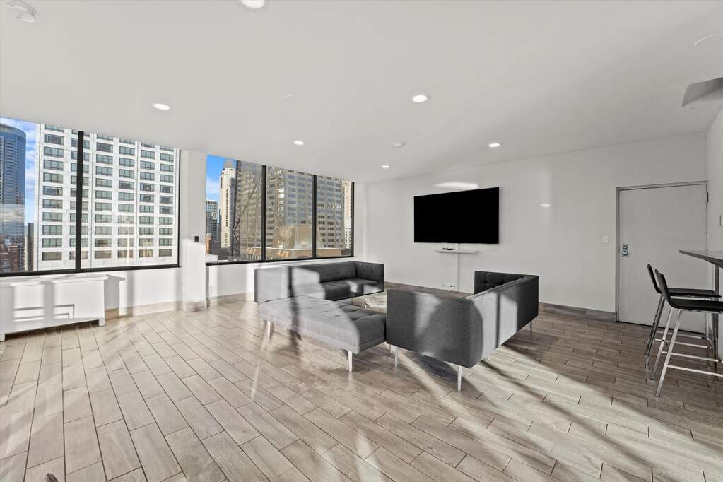 Private full-floor residence detail at Park Tower