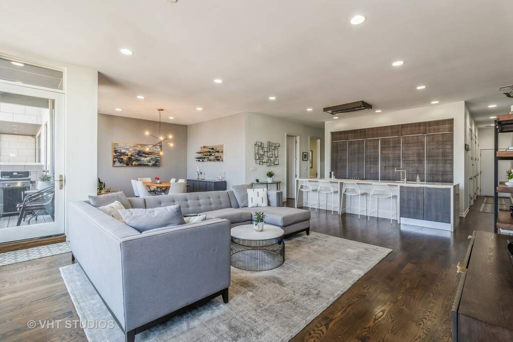 Luxury living space with panoramic Chicago views