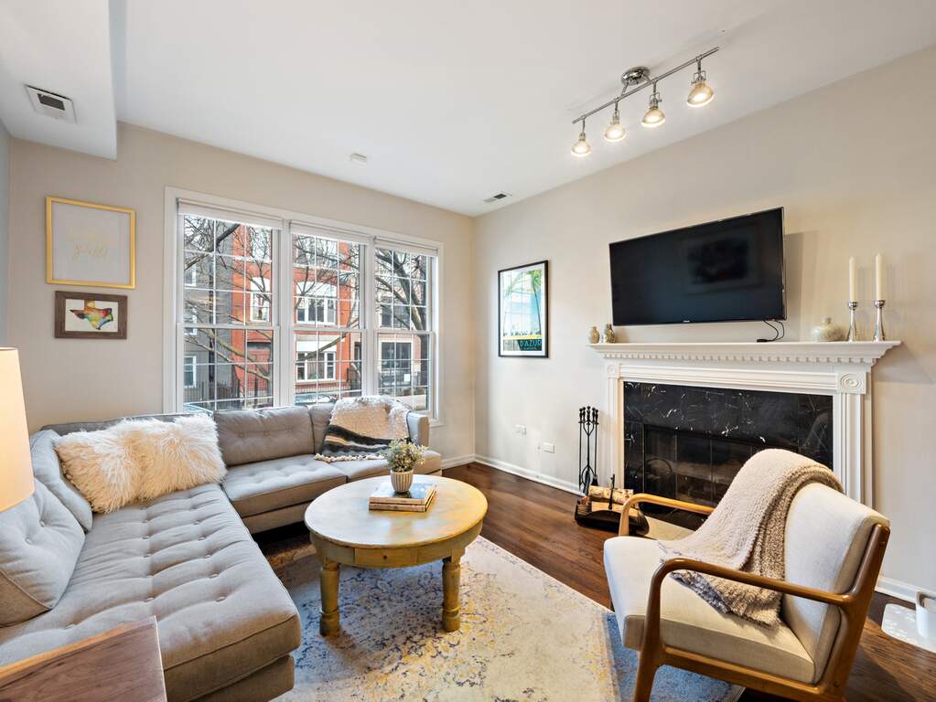 Park Tower penthouse interior at 800 North Michigan Avenue