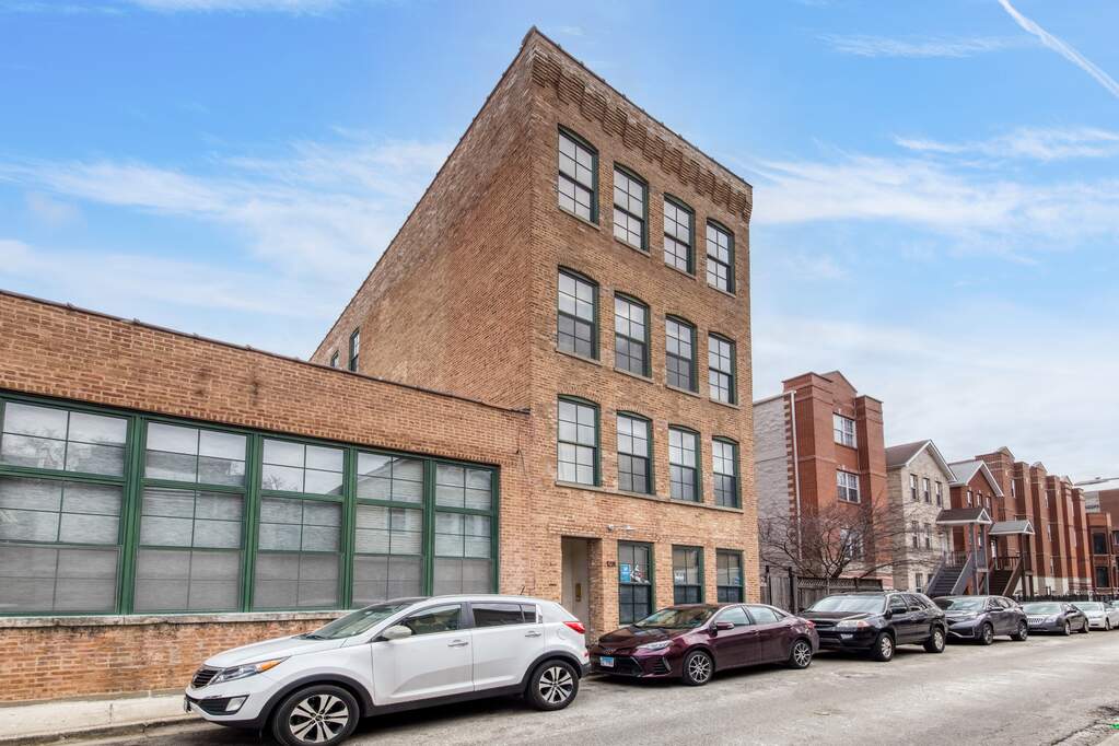 1231 N Honore Street #4 property in Chicago