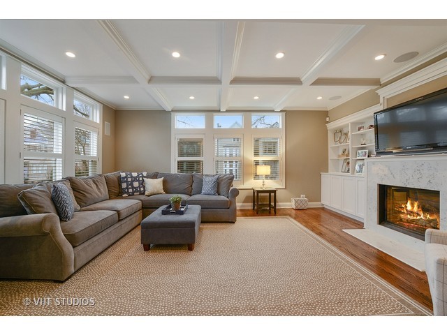 Park Tower penthouse interior at 800 North Michigan Avenue