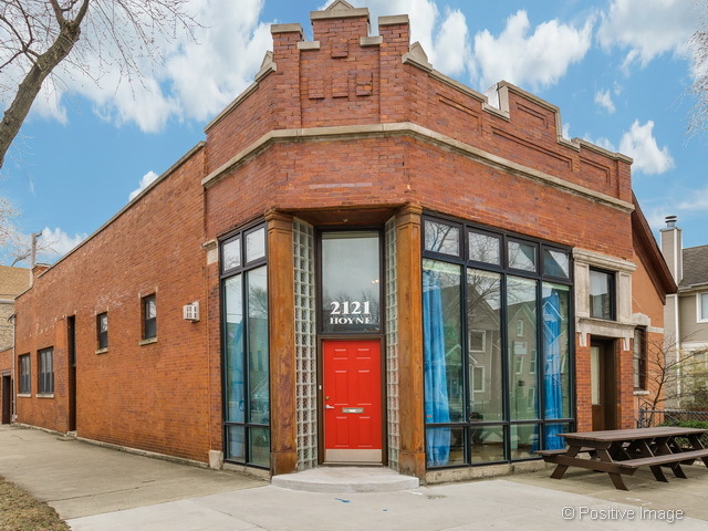 2121 N Hoyne Avenue property in CHICAGO