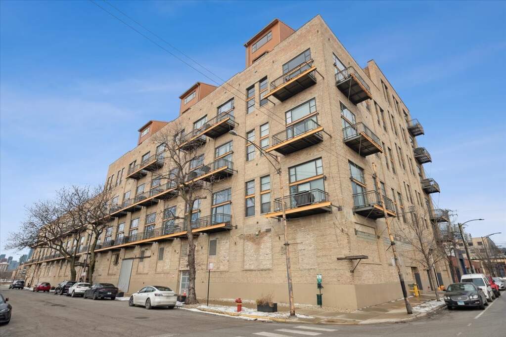 2545 S Dearborn Street #606 property in Chicago