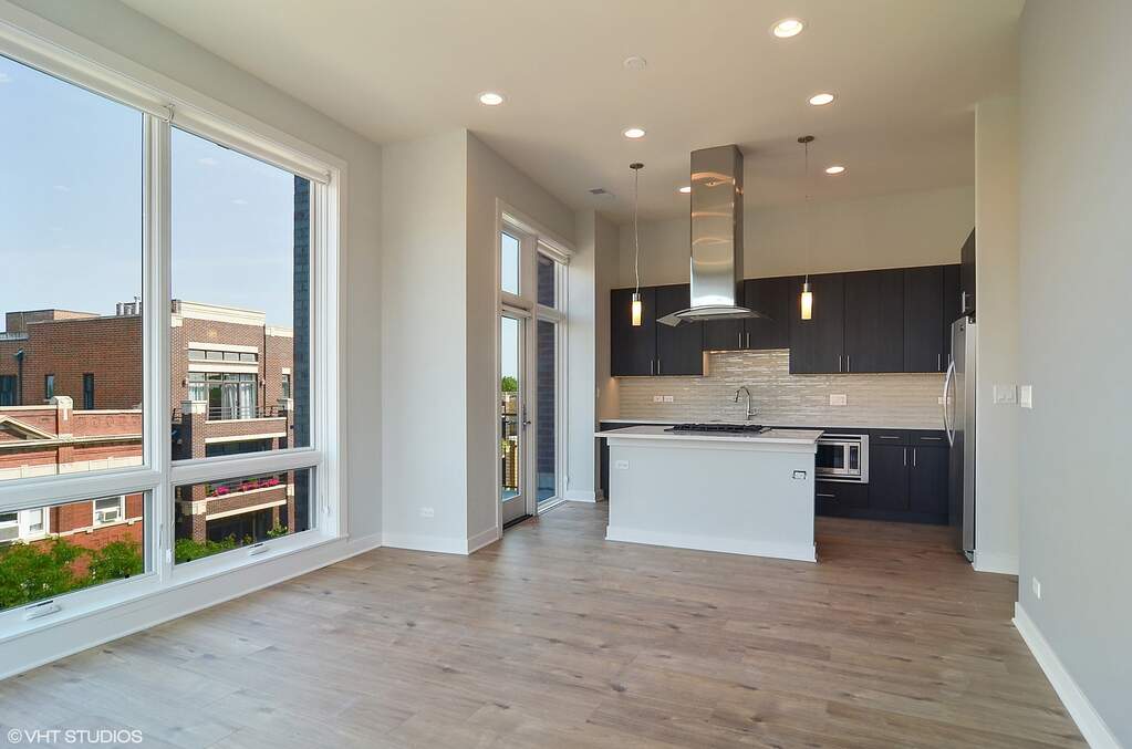 Luxury living space with panoramic Chicago views