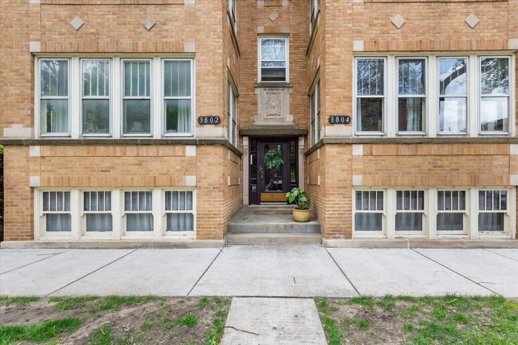 3802 N Hamilton Avenue #2S property in Chicago