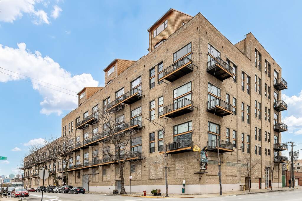 2545 S Dearborn Street #702 property in Chicago