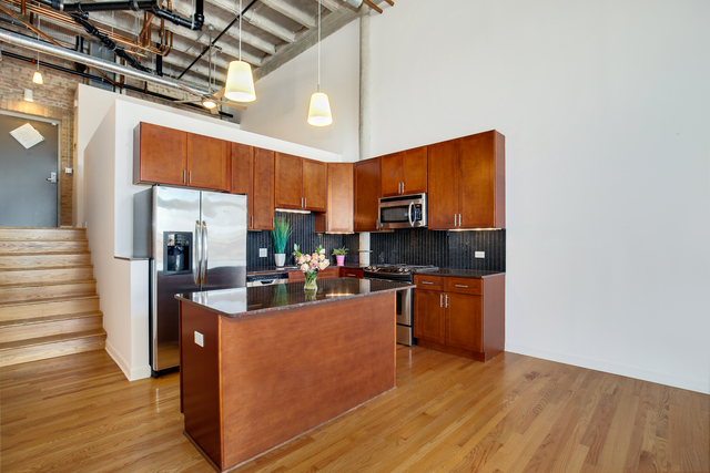 Designer kitchen and refined entertaining spaces