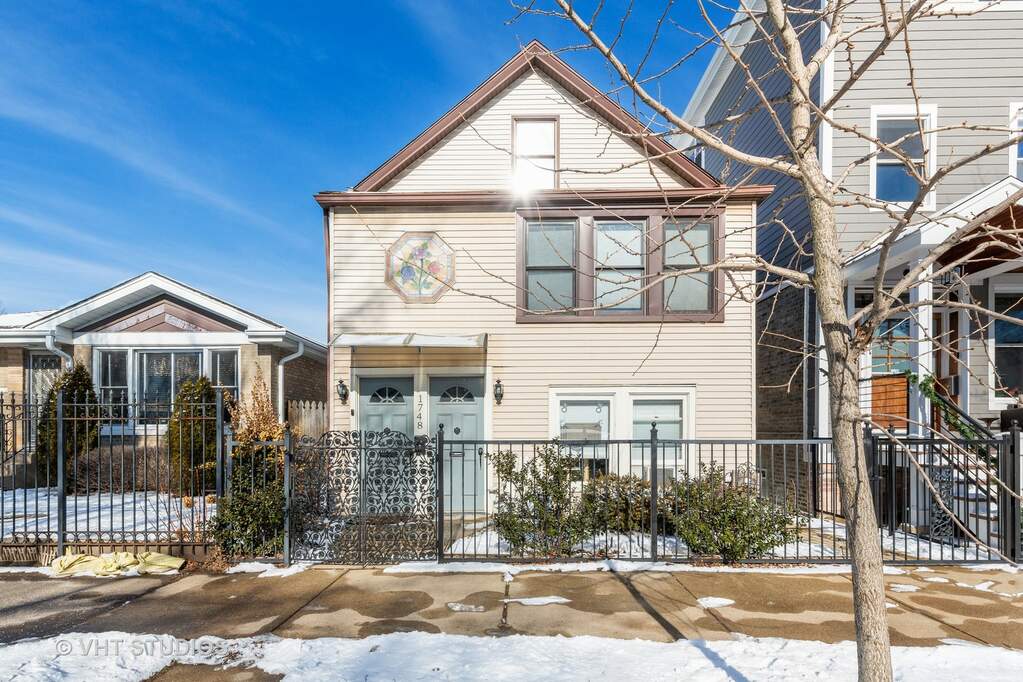 1748 W Newport Avenue property in Chicago