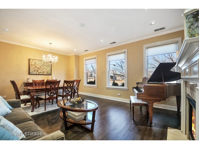 Luxury living space with panoramic Chicago views