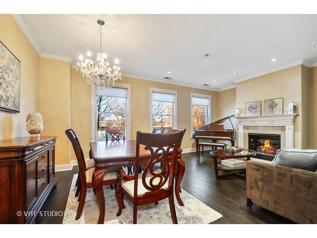 Designer kitchen and refined entertaining spaces